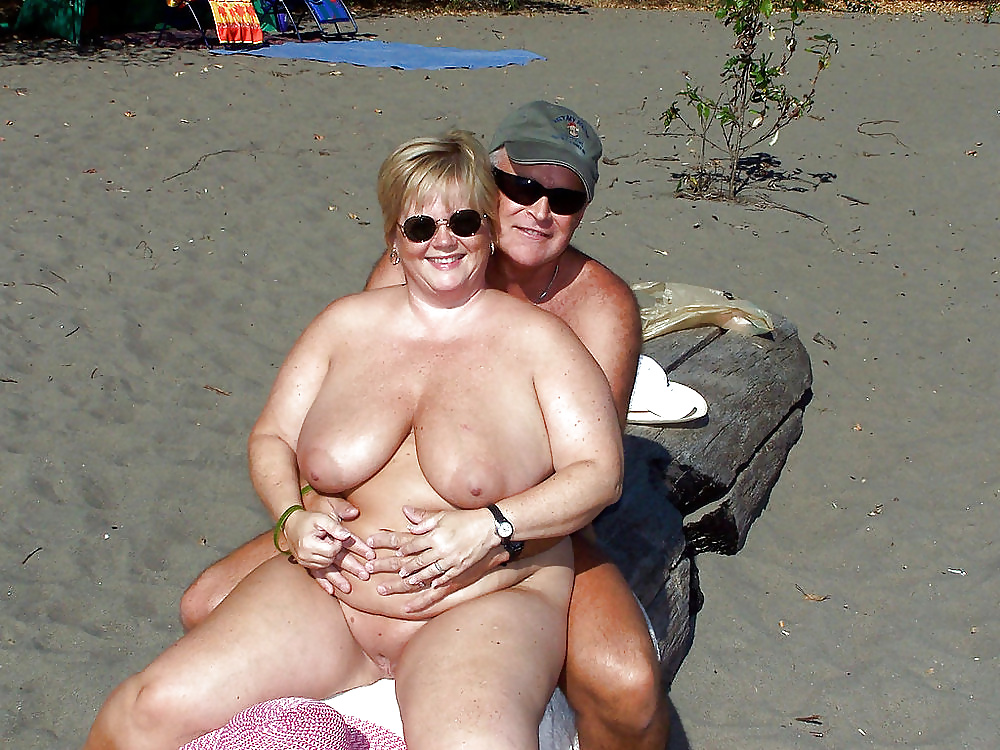 Порно с толстухами на пляже фото