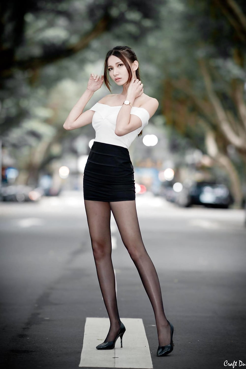 Thin long legs asian fan photo