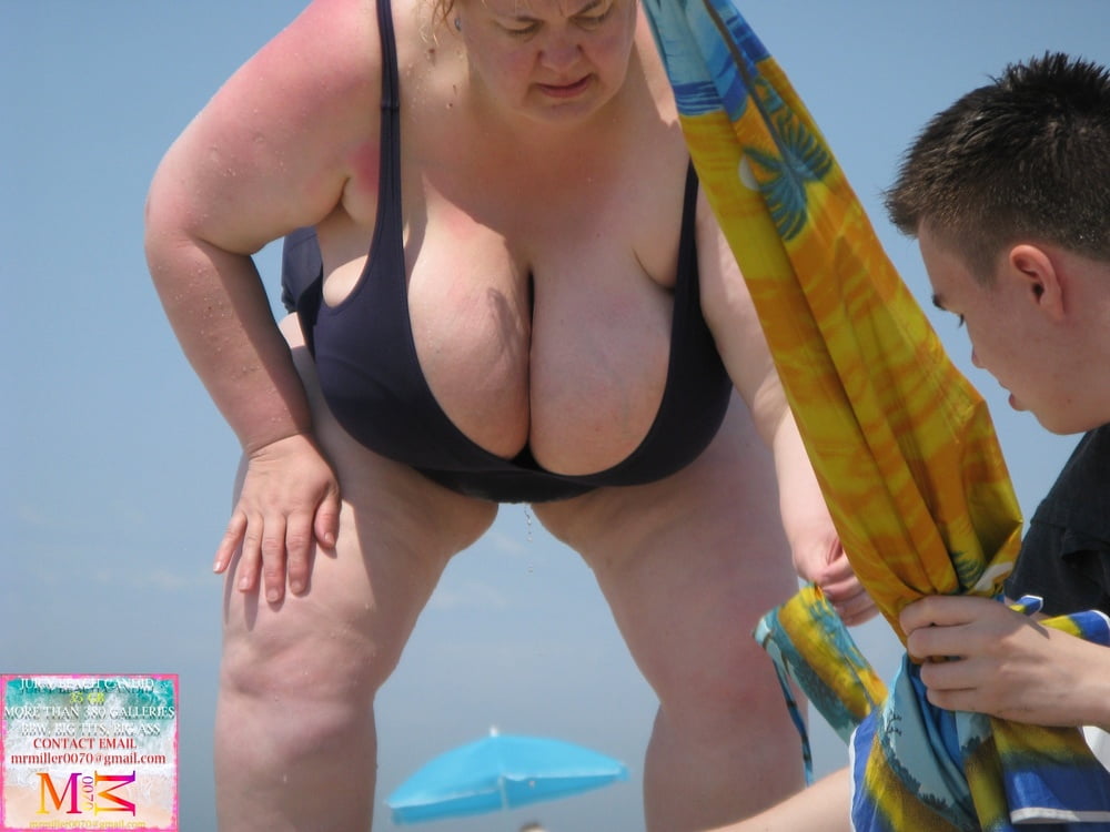 Большие сиськи бабулек на пляже фото