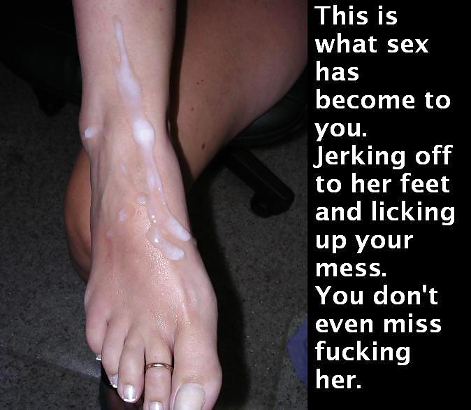 Женские ступни залиты спермой после дрочки