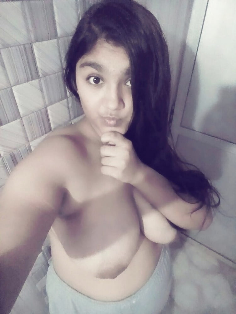 Busty Indian Selfie Teen Naked Posing And Masturbating Pict Gal