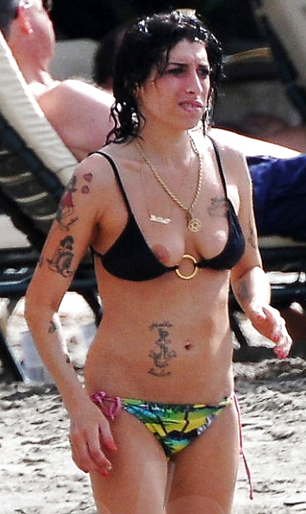Amy Winehouse Oops To Topless Pics Xhamster