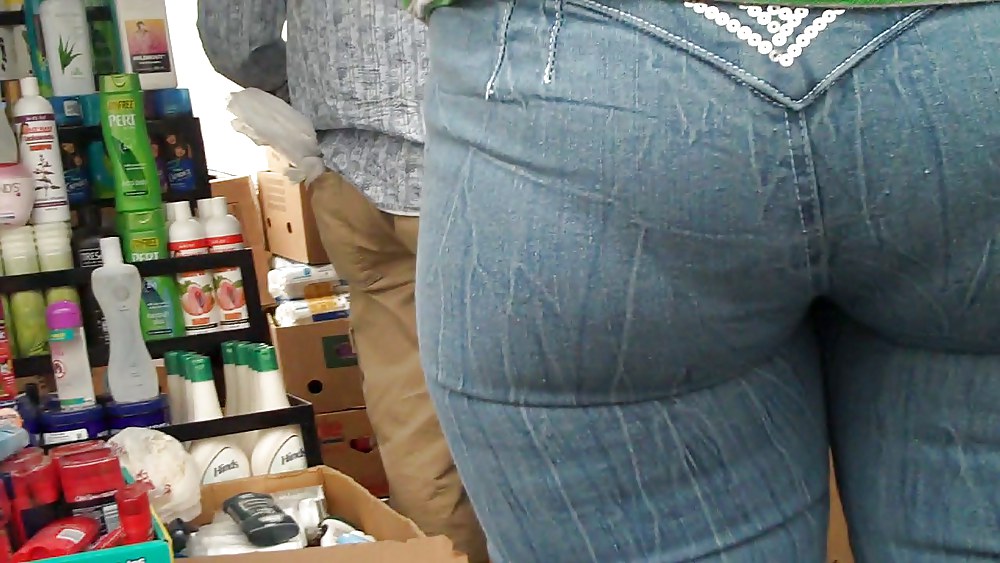 Tight ass & butt in jeans outlining panties so fine pict gal