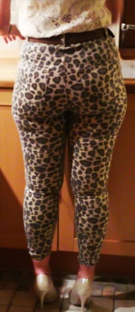 me in leopard leggins         