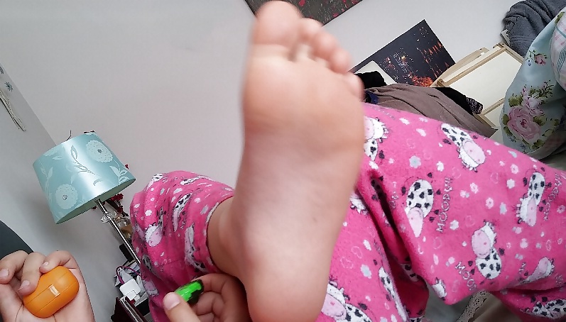Turkish teen my friend sister gizem feet soles ayak candid pict gal.