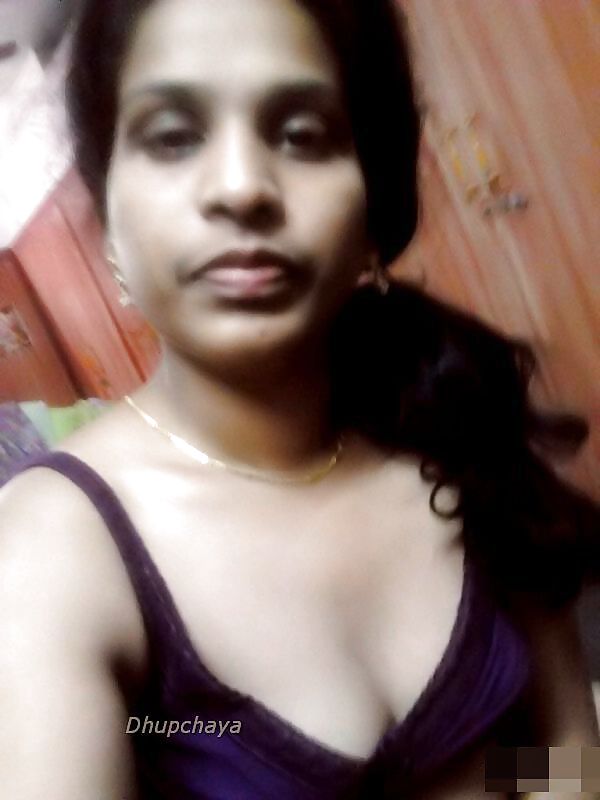 Telugu lady from Medak showing tits ass and  pussy pict gal