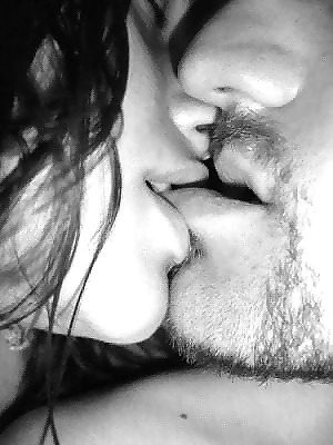 Erotic Sensual Kisses in Black&White - Session 1 pict gal