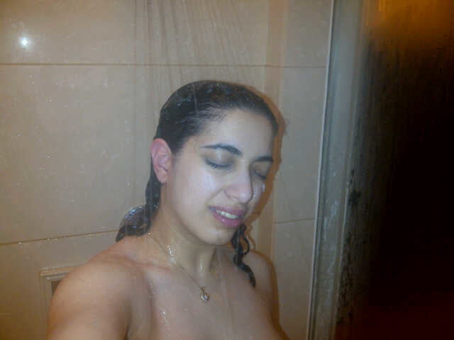 Tunisienne arab en douche - 12 Photos 