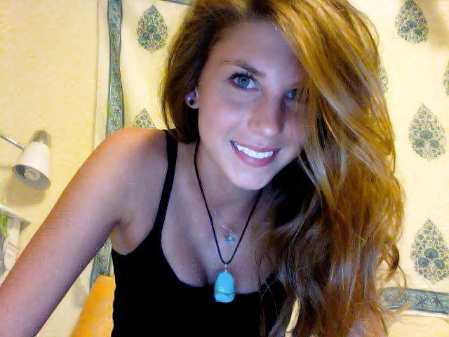 Lovely bikini girls.... pict gal