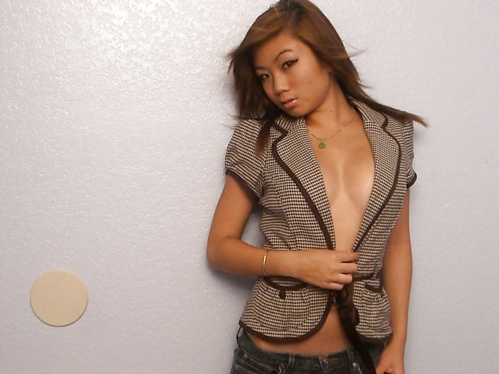 Pretty Amateur Asian pict gal