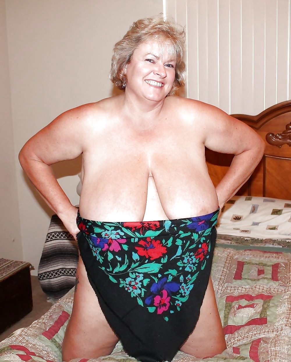 What Grandma Likes to Show pict gal
