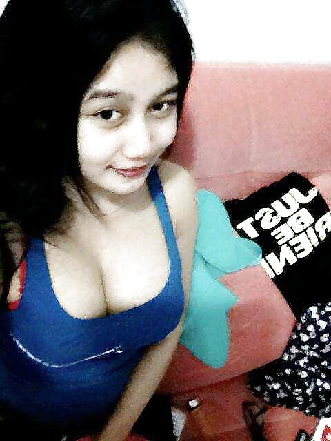 Malay Teen with Massive Tits pict gal