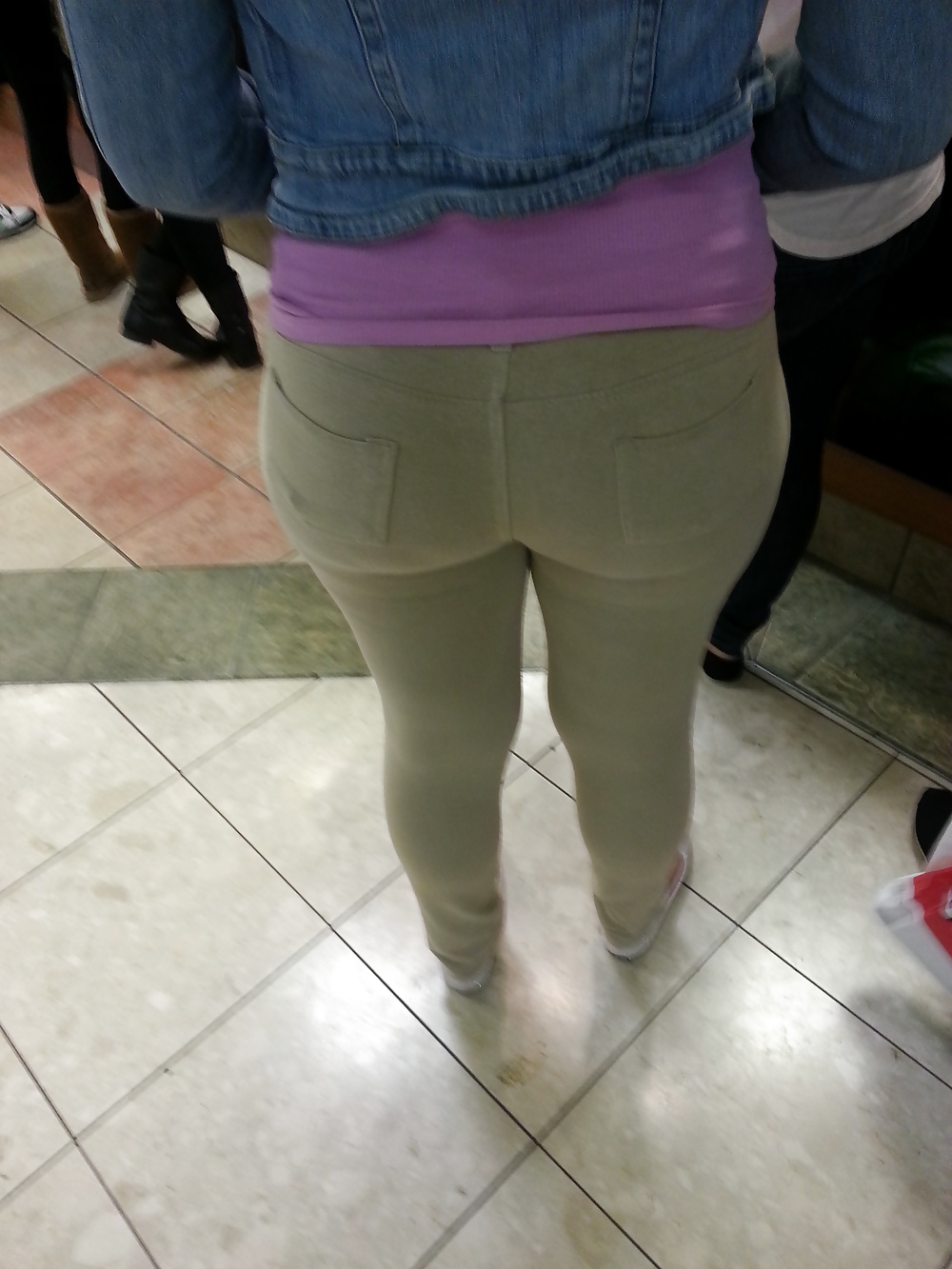 Waiting for a Sub - Toronto, Ontario - Canada pict gal