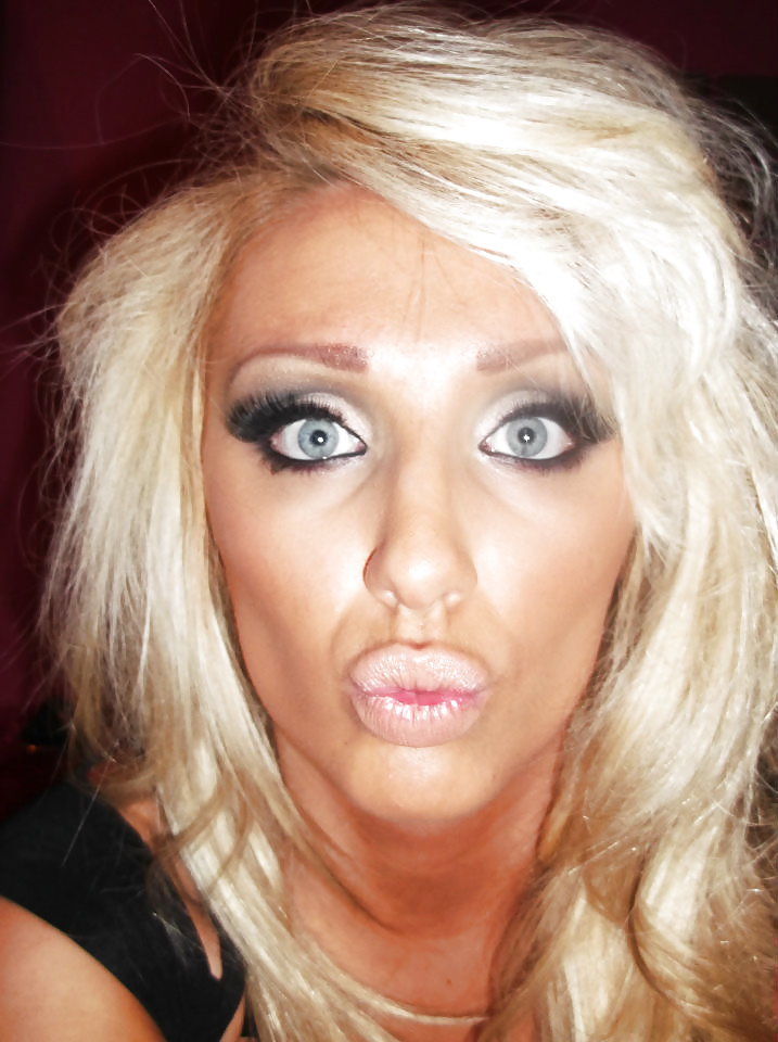 Woman with Dick Sucking Lips pict gal