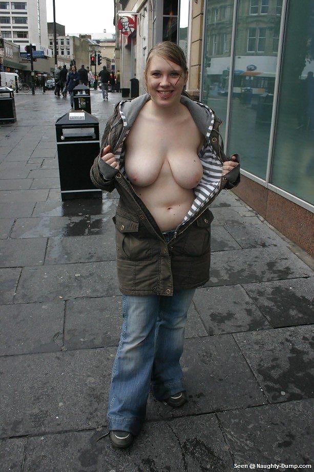 my collection 41 : busty teen like to be naked in the street pict gal