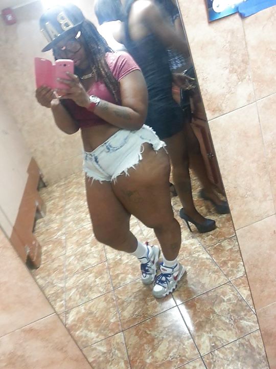 BIGGEST THICKEST ASS IN AMERICA!!! nice young teenage bitch pict gal