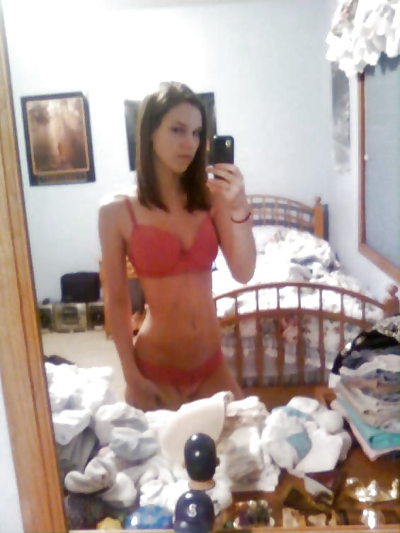 tiny girl selfshot pict gal