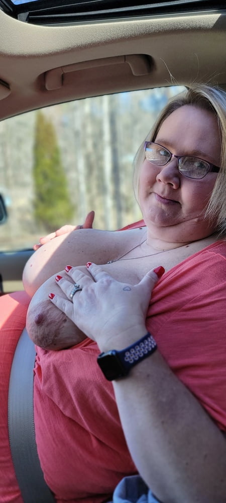 BBW Busty Wench fun in the Great Smokies - 17 Photos 