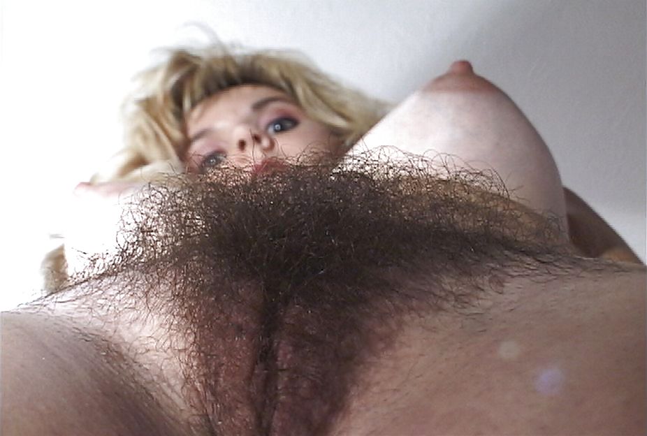Blond, bush, milky tits, big nipples, pict gal