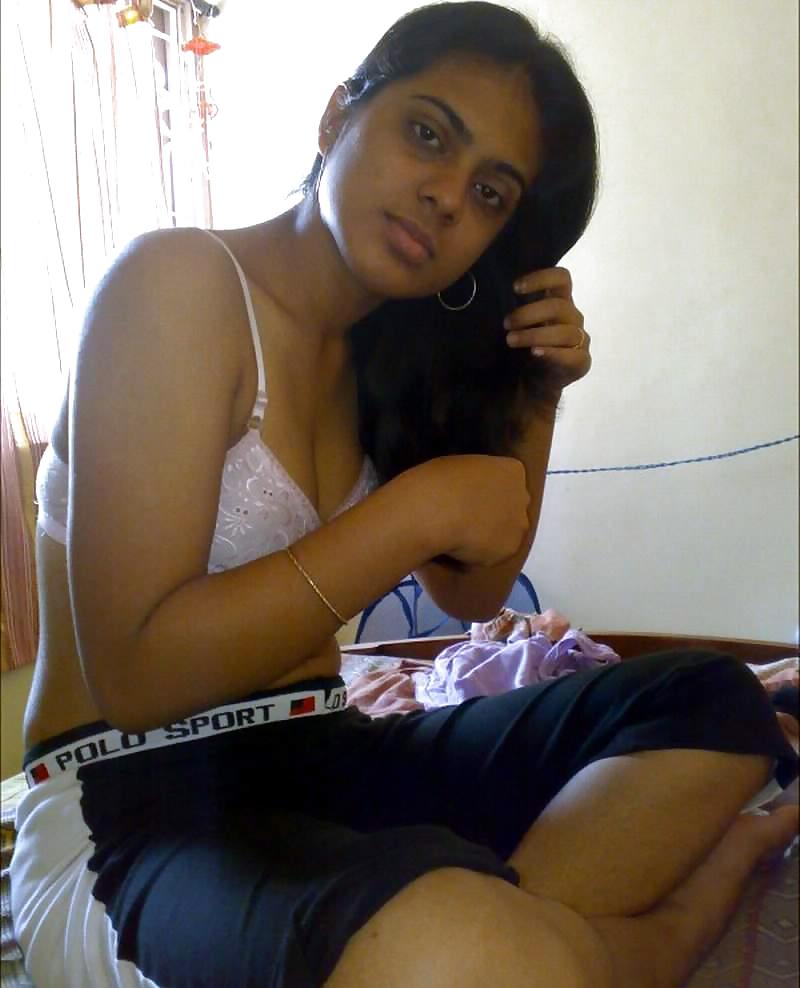 young and sexy Indian girls pict gal