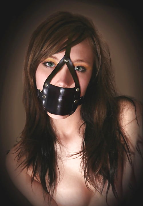 Uncensored babe brunette otngagged