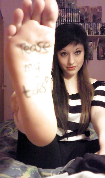 Nicole and her feet! pict gal