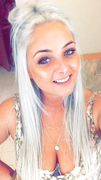 Twin Sluts 20 yo pict gal