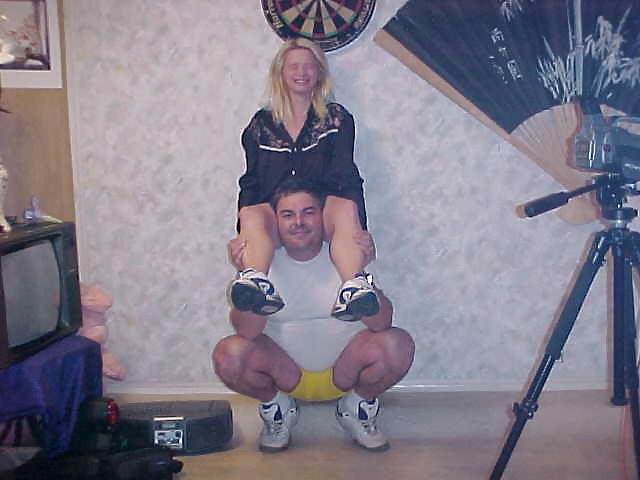 Blond teen Edith and Johny pict gal