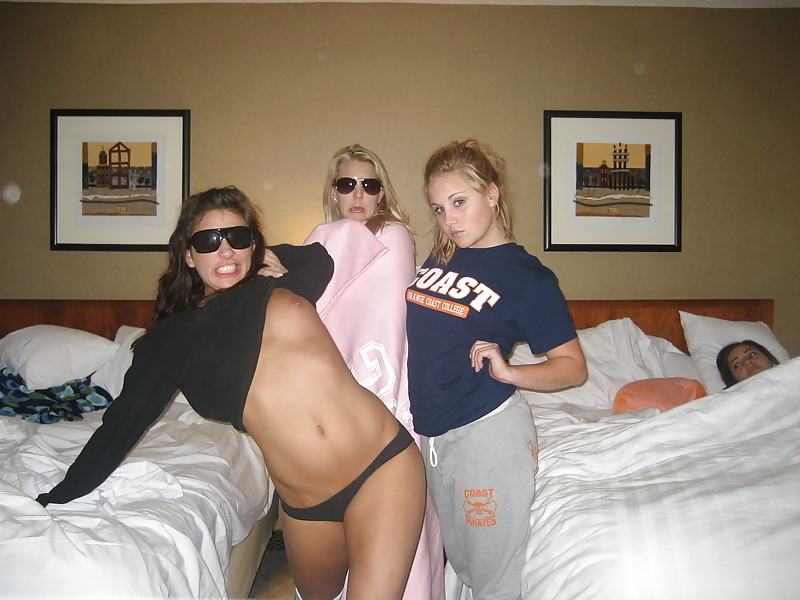 FUCKING AROUND IN OUR HOTEL pict gal