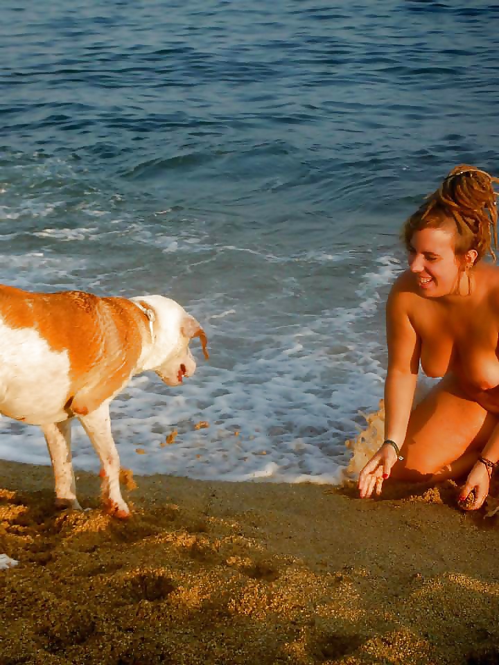 Naked Beach Girls and Guys 6 pict gal