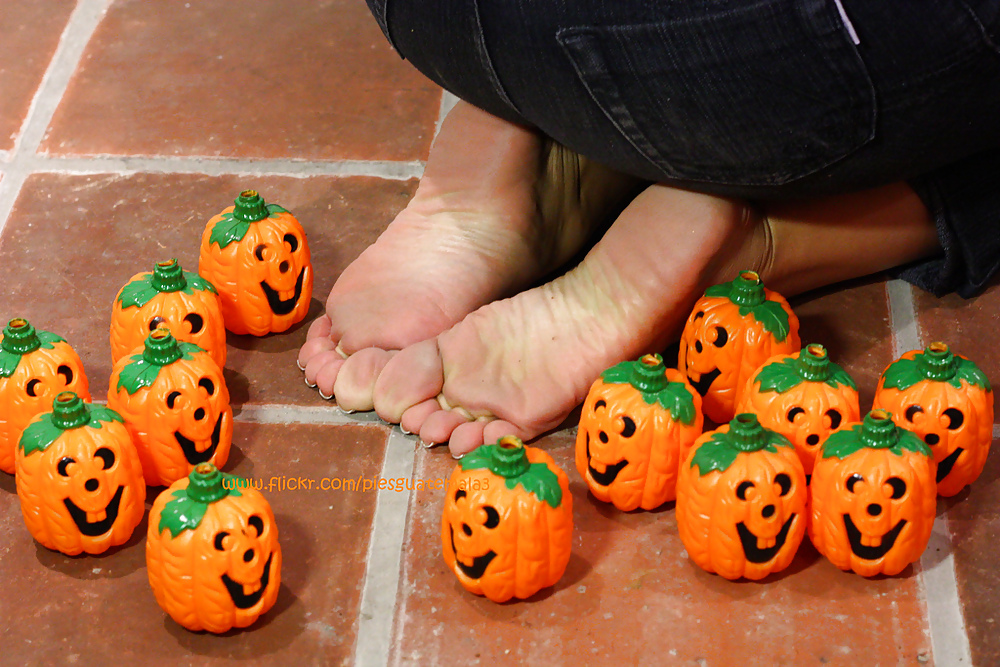 Prety feet in heels 3 pict gal