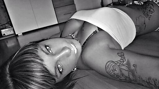 Facebook Girl II pict gal