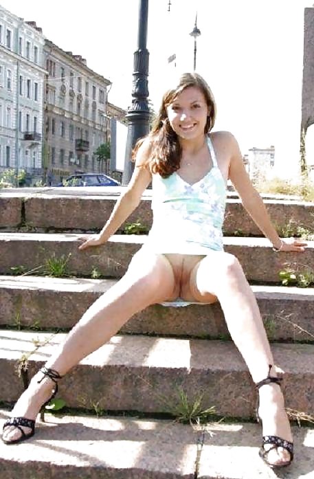 Nude in Public 2 pict gal