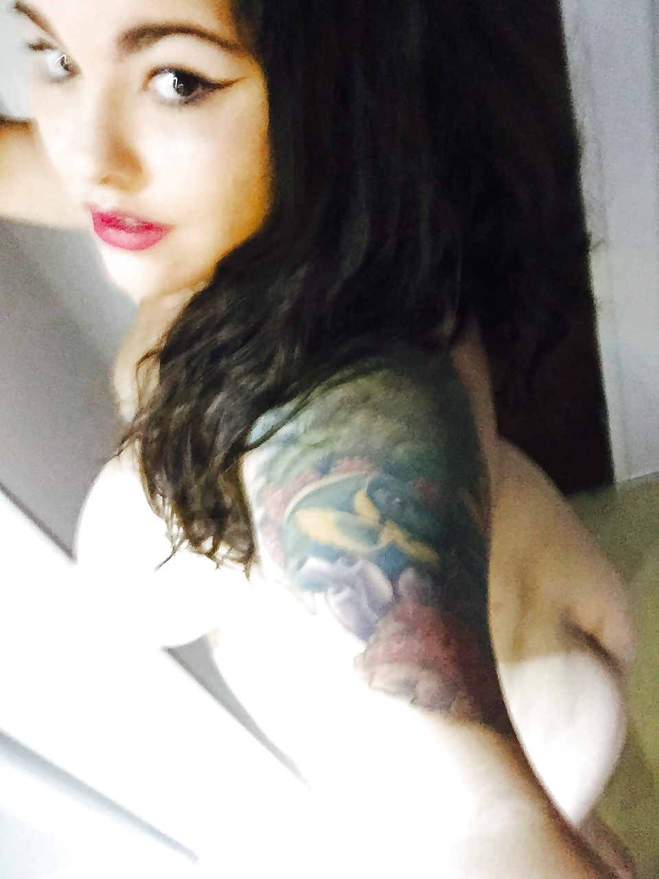 Chubby Tattooed Goddess 01 pict gal