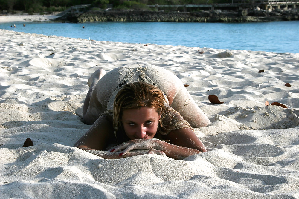 Beach Girls pict gal