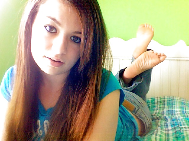 Young cute teen sexy feet foot soles ayak taban pict gal