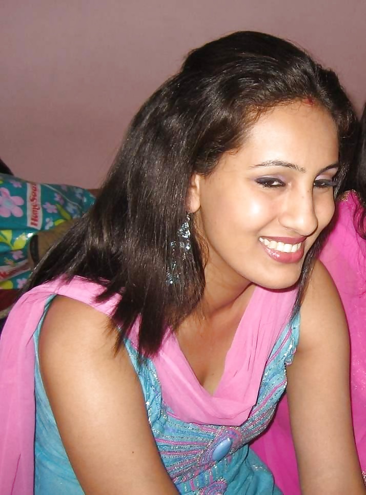 Hot Indian, Arab and others pict gal