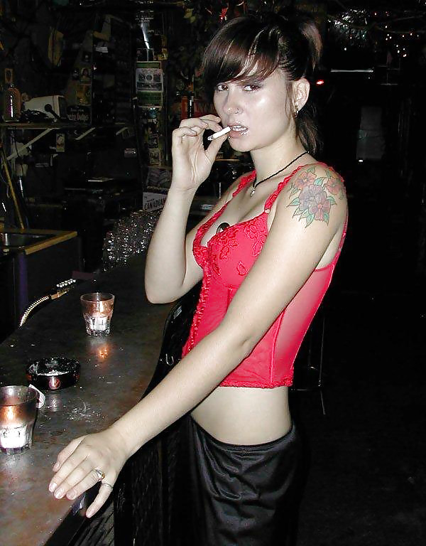 Naked Bartender pict gal