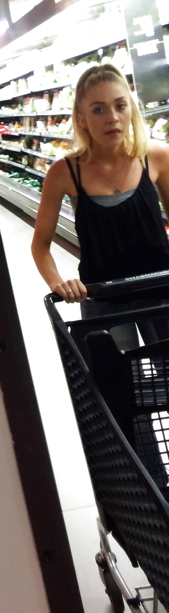 20 something blonde in the mall pict gal