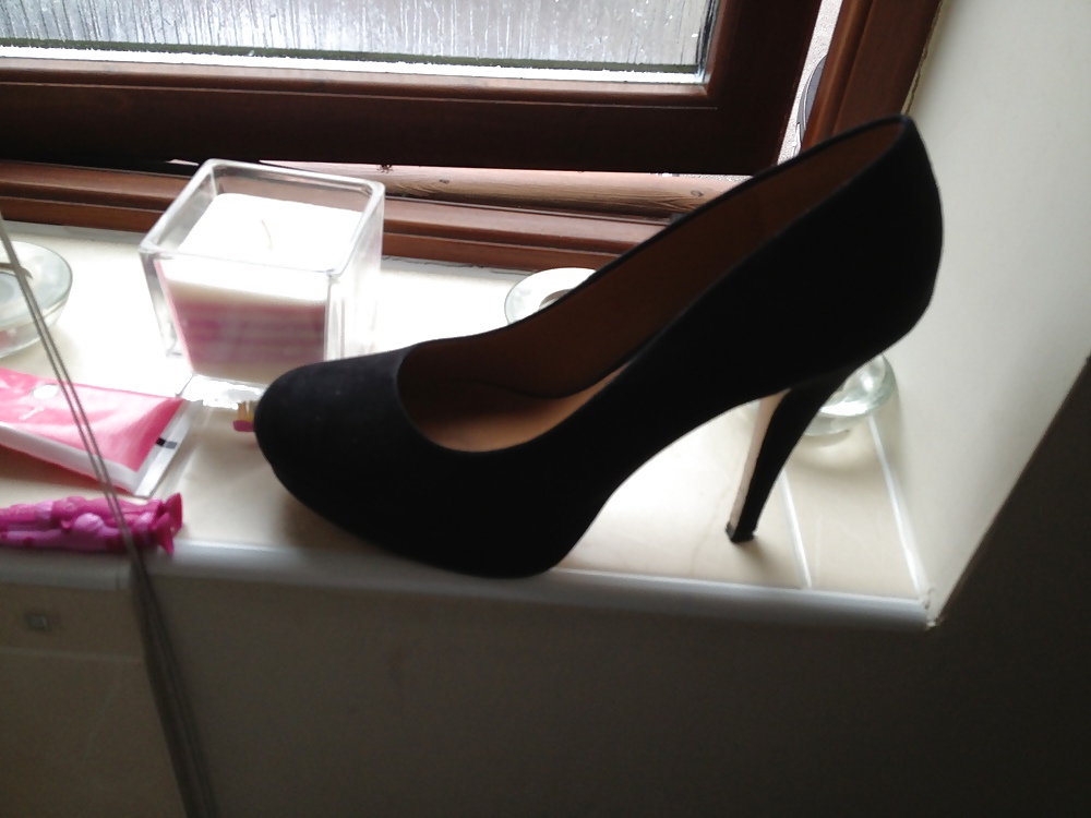 friends wifes suede heels pict gal