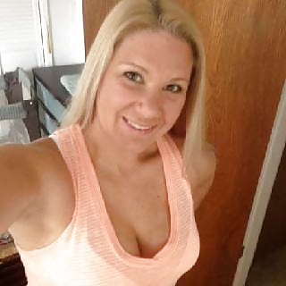 Britney 27 bi female pict gal