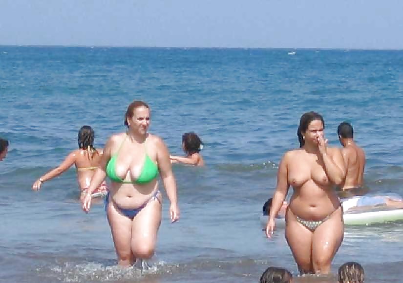 bigger ladies look great in bikinis too! pict gal