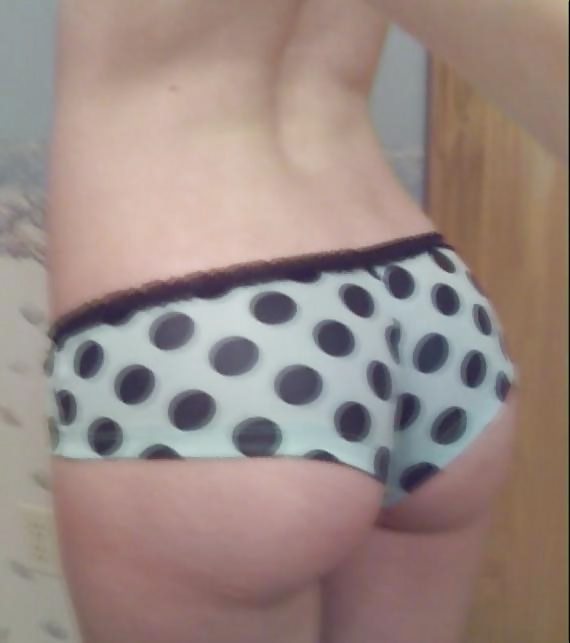 18 yo cell phone pict gal