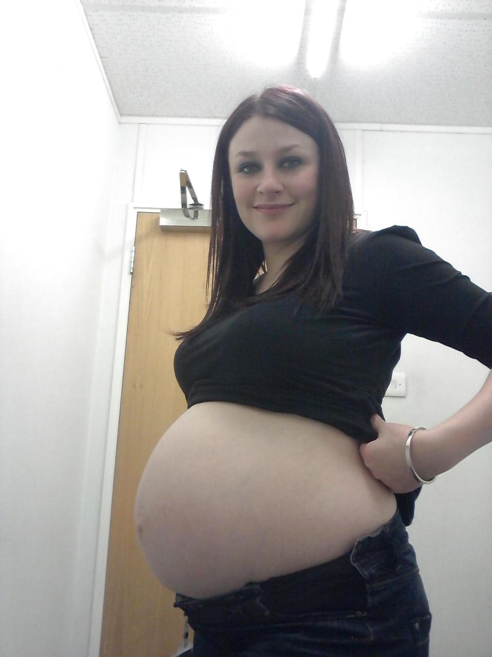 sexy pregnant girls (showing belly) pict gal