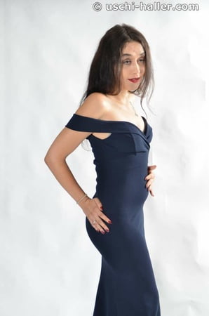 photo shooting with turkish born jasmin in an evening dress         