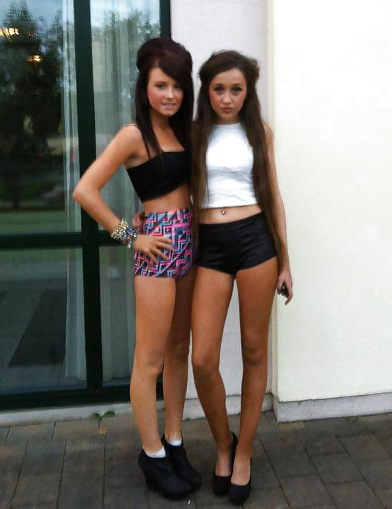 Dressed Non Nude Teens pict gal