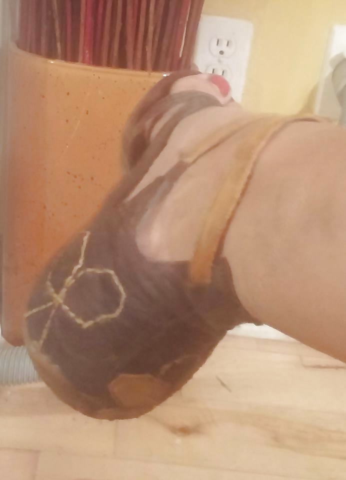 Stinky Feet pict gal