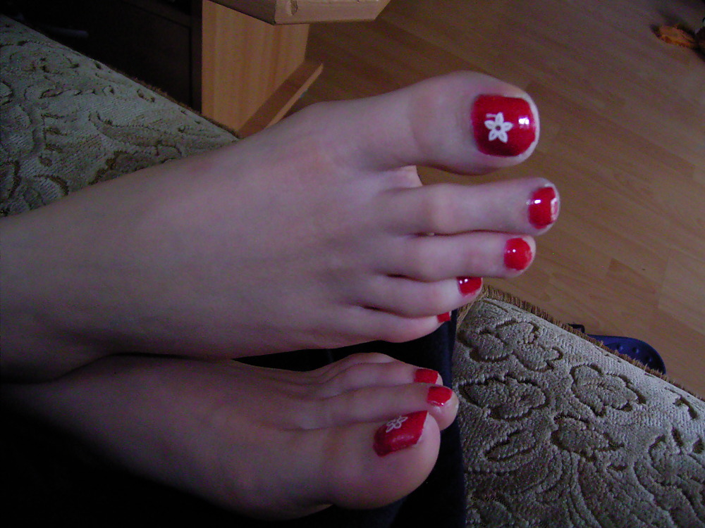 GF..feet n fingers. nail polish. pict gal