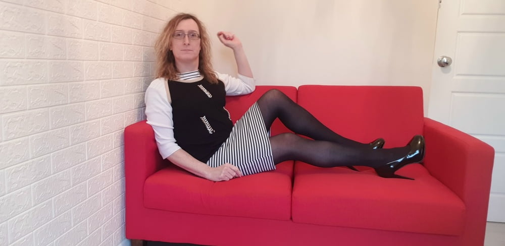 Plain wife in black opaque tights