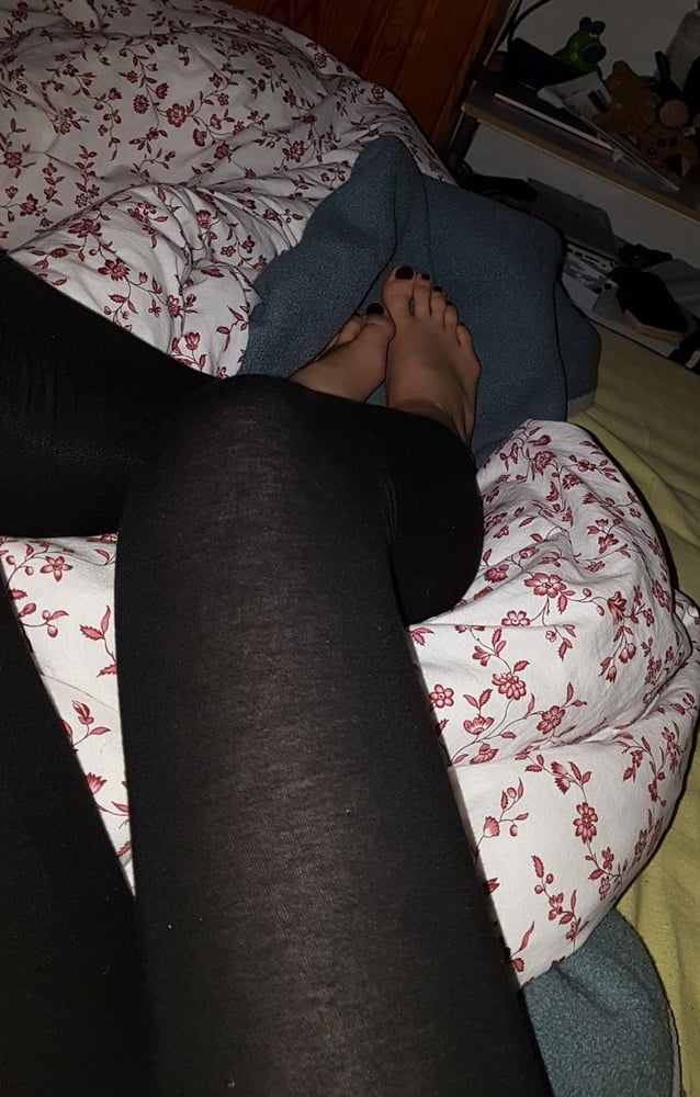 gf feet pict gal